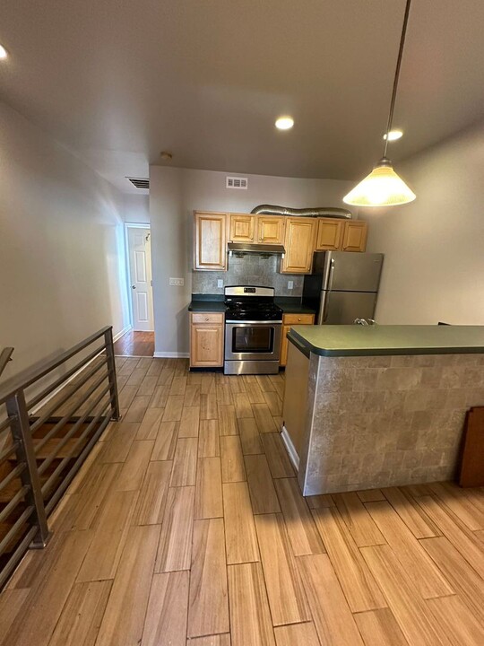 450 Wolf St in Philadelphia, PA - Building Photo