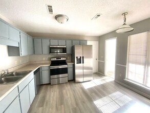 424 Lancaster Loop in Hinesville, GA - Building Photo - Building Photo