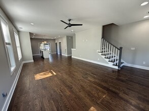 942 Riverside Dr in Nashville, TN - Foto de edificio - Building Photo