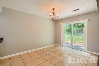 9980 Lake Forest Way in Roswell, GA - Building Photo - Building Photo