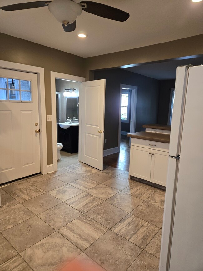 646 Beech St, Unit 646 Beech St apt #1