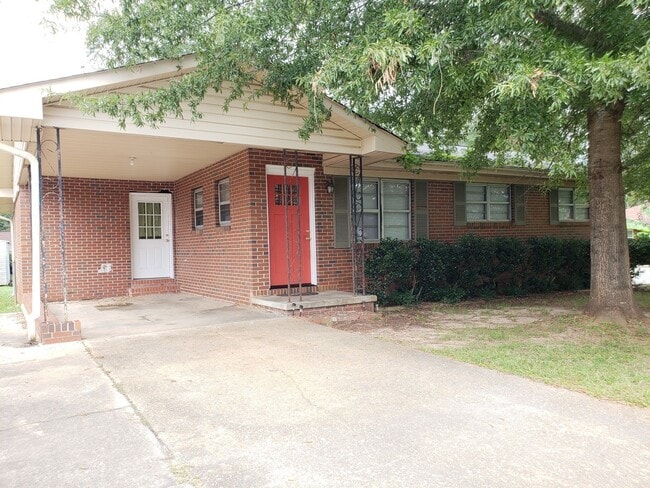 property at 1905 28th St