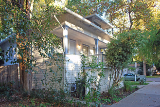 400-402 21st St in Sacramento, CA - Building Photo - Building Photo