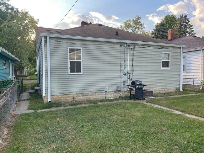 1517 N Chester Ave in Indianapolis, IN - Building Photo - Building Photo