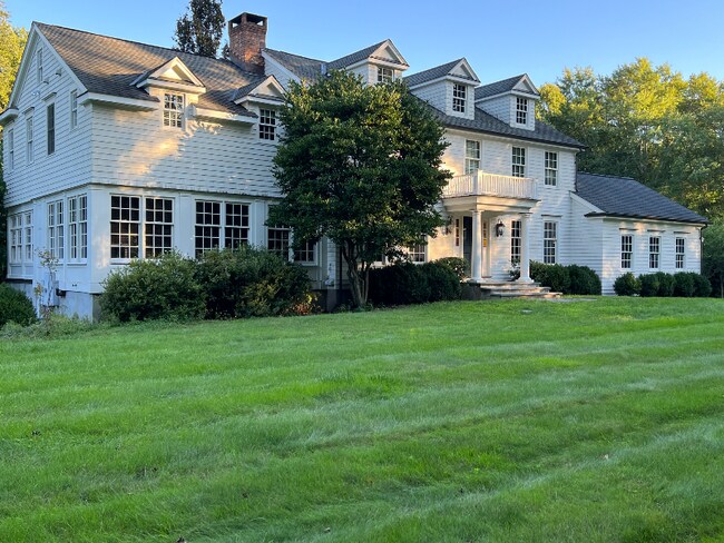 120 Merwins Ln in Fairfield, CT - Building Photo - Building Photo