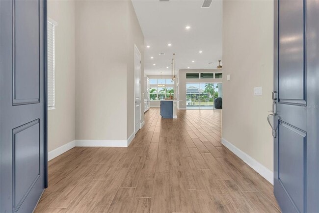5305 Wishing Arch Dr in Apollo Beach, FL - Building Photo - Building Photo