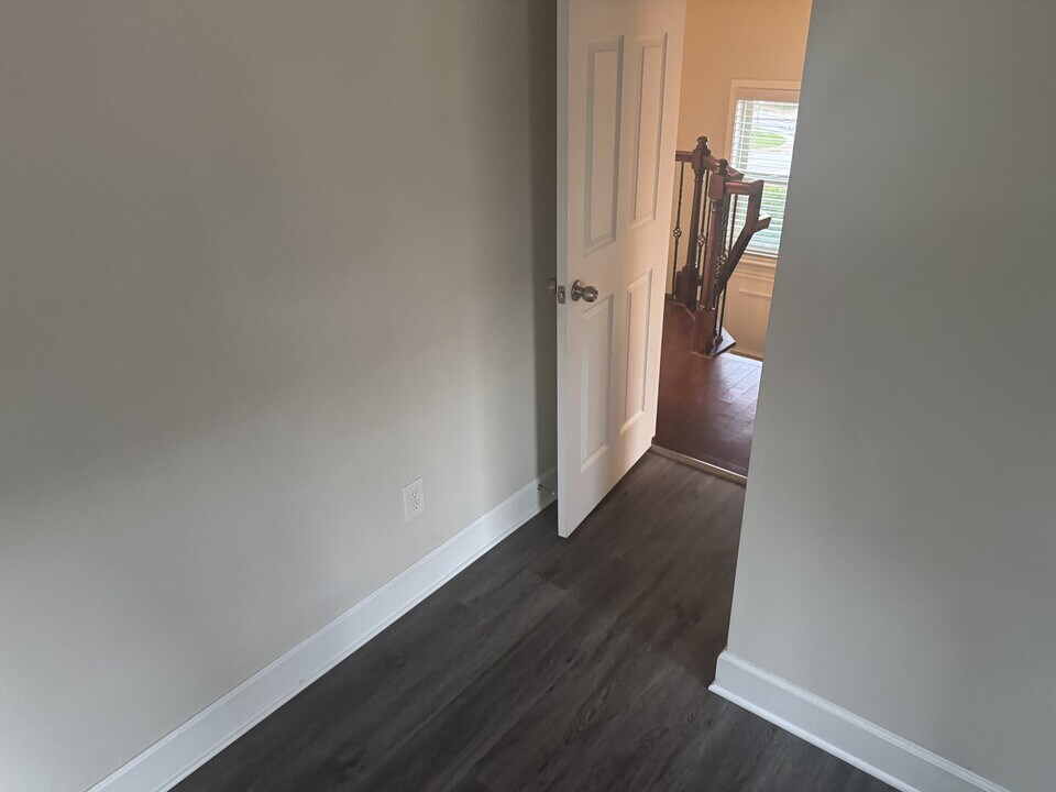 2562 Sibley Dr in Atlanta, GA - Building Photo