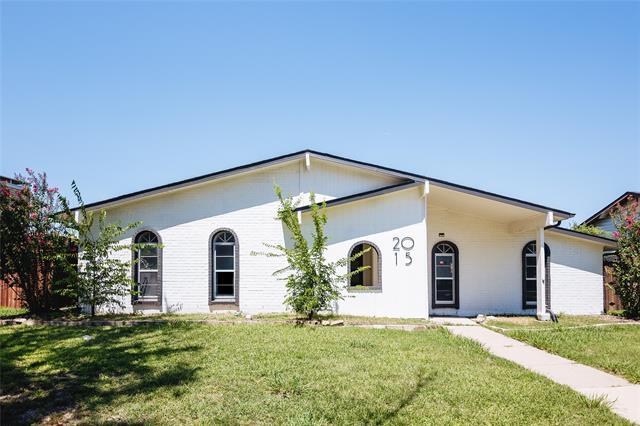 2015 Warberry Rd in Carrollton, TX - Building Photo