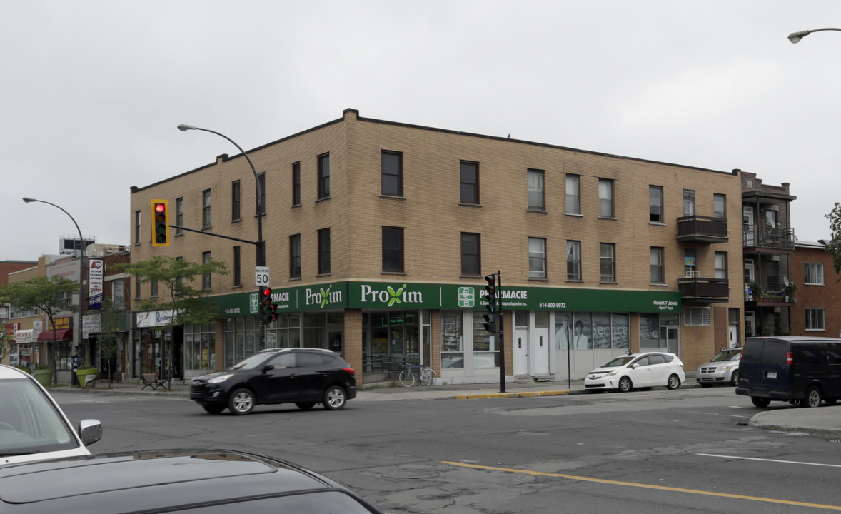 470-478 Jean-Talon O in Montréal, QC - Building Photo