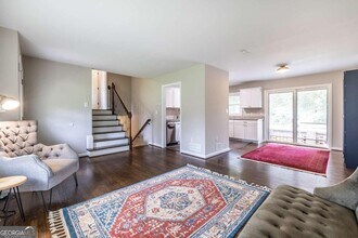 2439 Parkland Dr in Decatur, GA - Building Photo - Building Photo