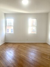 18 Scholes St, Unit 1 in Brooklyn, NY - Building Photo - Building Photo