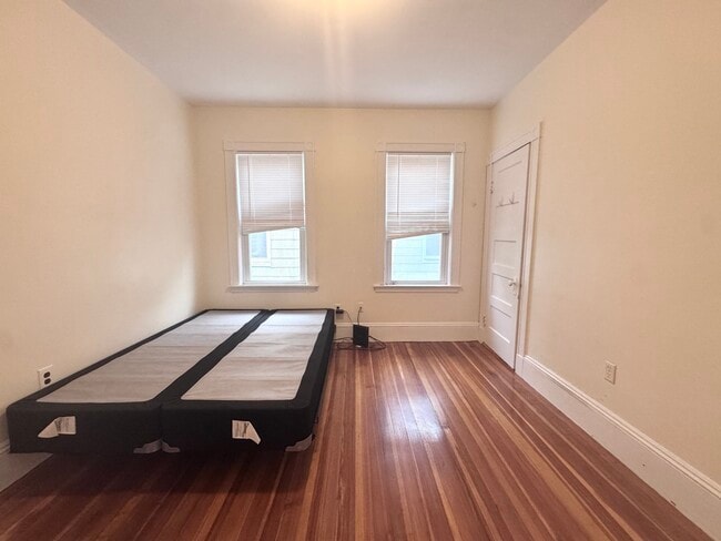 57 Dimick St, Unit 3 in Somerville, MA - Building Photo - Building Photo