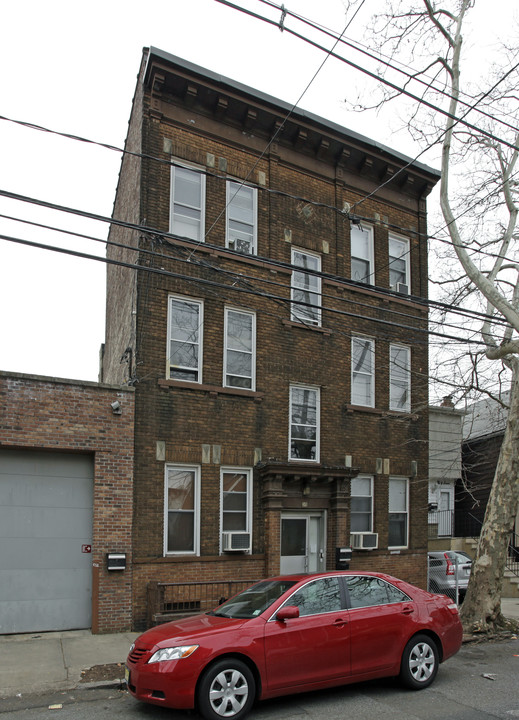 35 Hopkins Ave in Jersey City, NJ - Building Photo