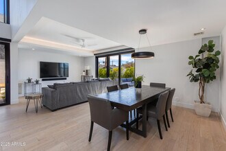 1333 E Pomelo Grove Ln in Phoenix, AZ - Building Photo - Building Photo