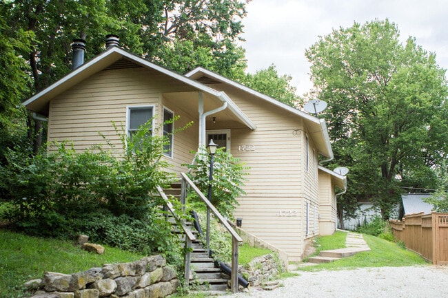 property at 1722 Houston St