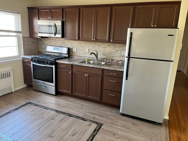 153 Clinton Ave in Staten Island, NY - Building Photo - Building Photo