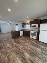 5425 Valley Dr in Bettendorf, IA - Foto de edificio - Building Photo