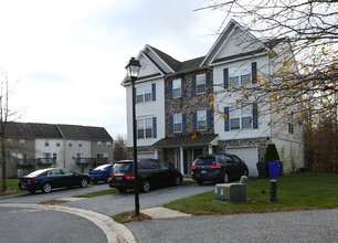 Valley Stream Village Townhomes in Newark, DE - Building Photo - Building Photo