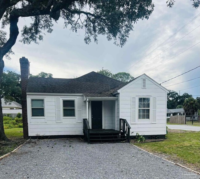 property at 601 S 2nd St