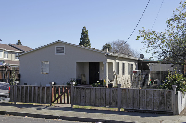 335-341 Laurel Ave in Hayward, CA - Building Photo - Building Photo