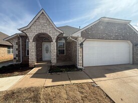 1704 Dorothy Dr in Moore, OK - Building Photo