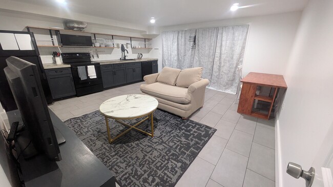1220 Kennedy St NW, Unit B