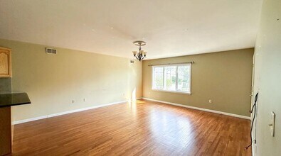 161 W 53rd St in Bayonne, NJ - Building Photo - Building Photo