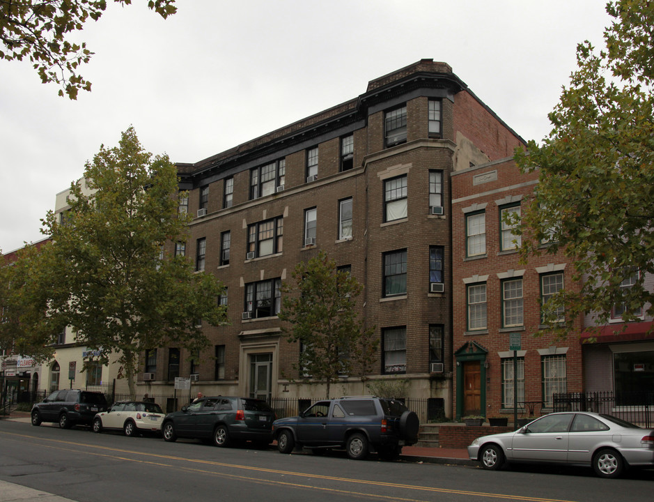 3115 Mt Pleasant St NW in Washington, DC - Foto de edificio