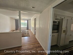 6561 Kimberly Dr in Redding, CA - Building Photo - Building Photo
