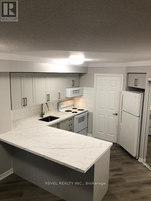property at 3880 Duke of York Blvd