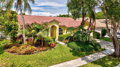 1959 Water Ridge Dr in Weston, FL - Building Photo - Building Photo