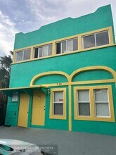 736 Talladega St in West Palm Beach, FL - Foto de edificio - Building Photo