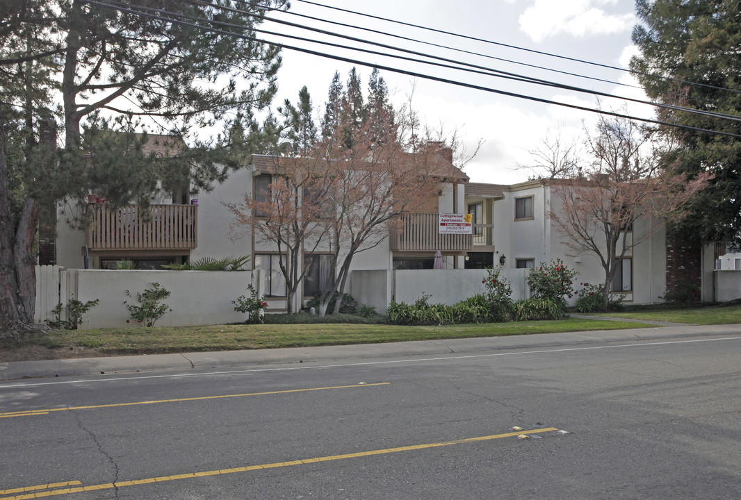 Cottagewood Apartments in Sacramento, CA - Foto de edificio