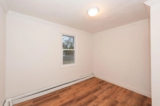 32 Franklin Avenue in Leonardo, NJ - Building Photo - Building Photo