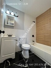 212 Zabriskie St in Jersey City, NJ - Building Photo - Building Photo