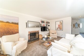 143 East Ave in New Canaan, CT - Building Photo - Building Photo