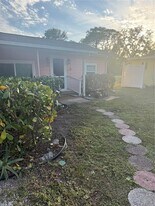 304 Mt Pleasant Rd in Nokomis, FL - Building Photo