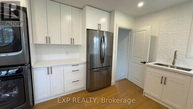 21 Clearview Heights in St Catharines, ON - Building Photo - Building Photo