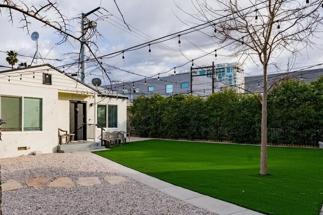 property at 711 S 3rd St