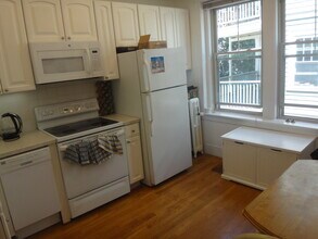 85 Trowbridge St, Unit 33 in Cambridge, MA - Foto de edificio - Building Photo