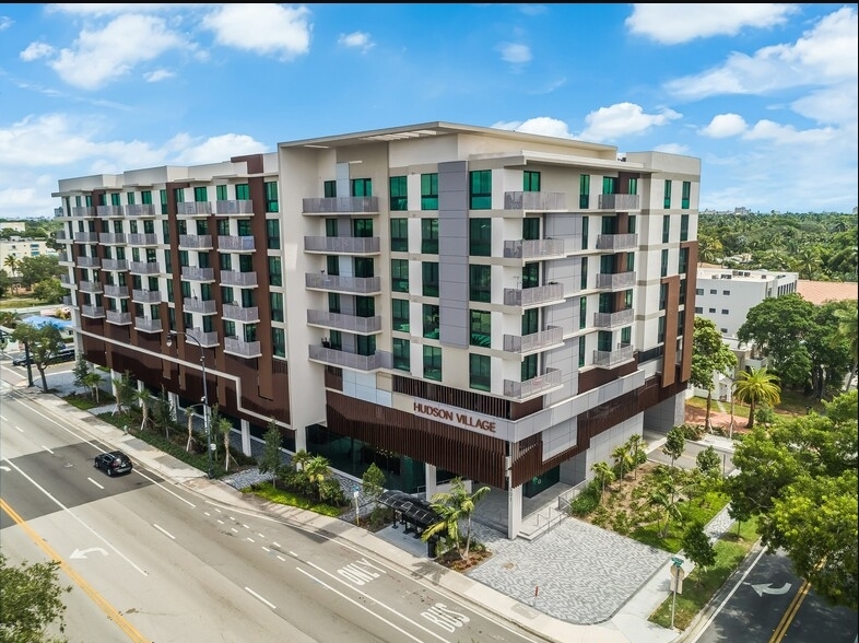 Hudson Village in Hollywood, FL - Foto de edificio