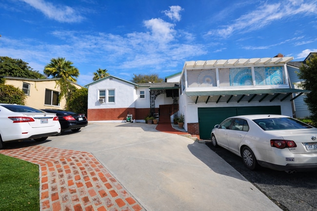 property at 5035 College Ave