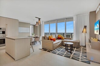 4010 S Ocean Dr in Hollywood, FL - Building Photo - Building Photo