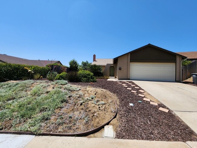 13450 Starridge St in Poway, CA - Building Photo - Building Photo