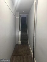 6 S Cedar Ln in Upper Darby Township, PA - Building Photo