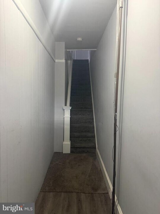 6 S Cedar Ln in Upper Darby Township, PA - Building Photo