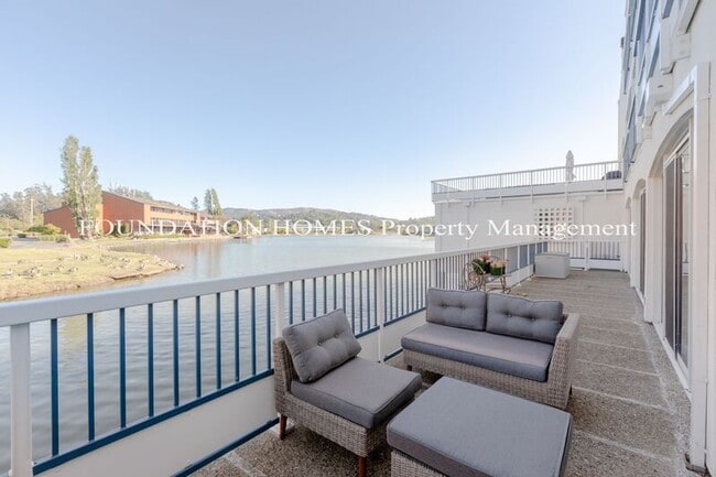 property at 1106 Shelter Bay Ave