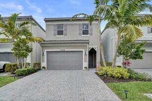 4926 NW 48th Terrace in Tamarac, FL - Building Photo