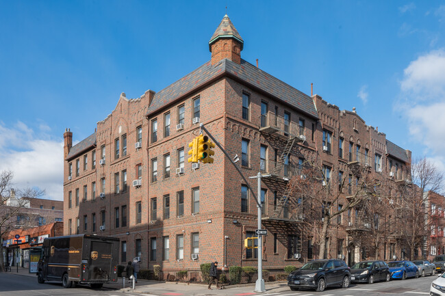 4752 44th St in Woodside, NY - Foto de edificio - Primary Photo