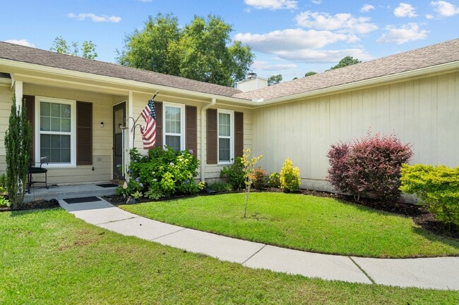 2663 Idlebrook Cir in Midway Park, NC - Building Photo - Building Photo